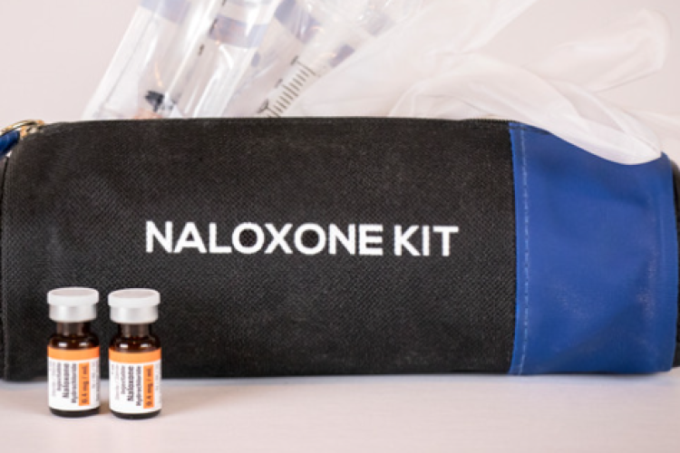 naloxone kit